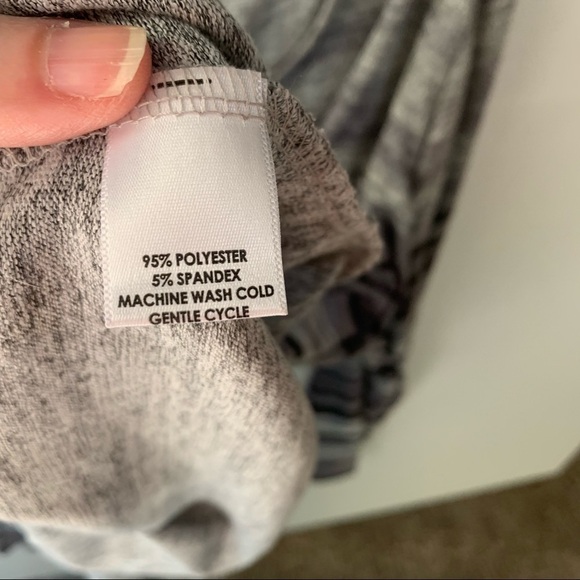 Kim Rogers Curvy 2X Gray Ombre Long Sleeve Stretchy Blouse. - Picture 4 of 5